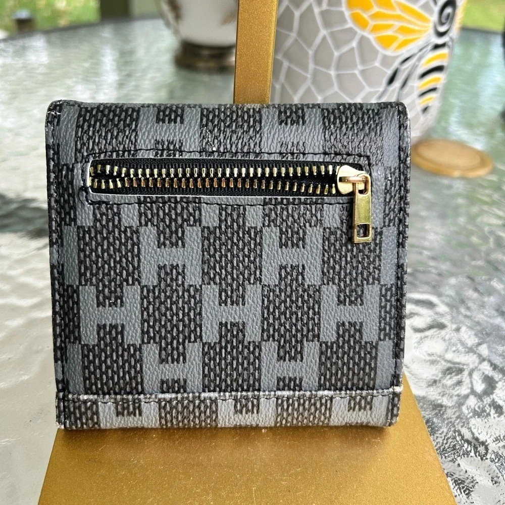 ☀️H by Halston Black and Gray Patterned bi-fold Wallet